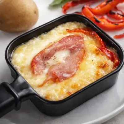 Raclette sauvage aux restes de fromage au four