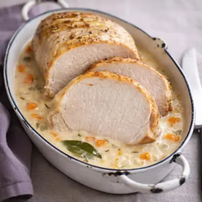 Rôti de porc au lait facile : tendre et crémeux